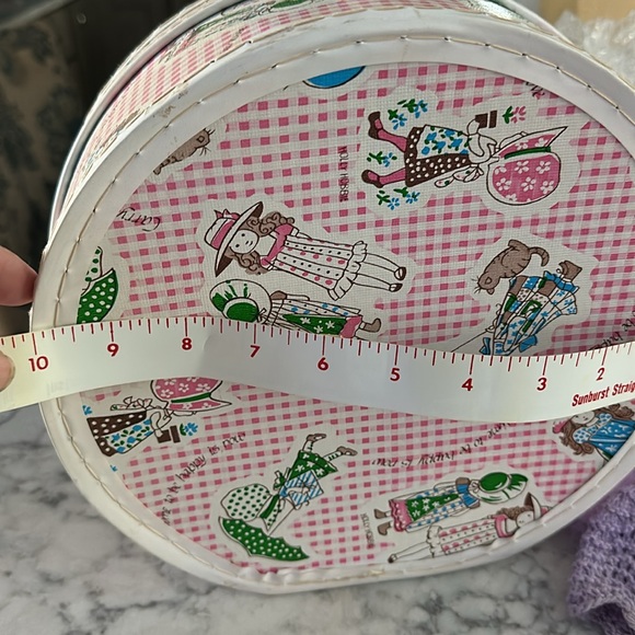 Doll with extras in Collector Hollie Hobbie Case - Picture 11 of 12